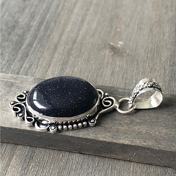 Blue Sandstone gemstone pendant - Picture 2 of 8